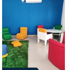 Meja Bulat & Kursi Busa (Idea Room)
